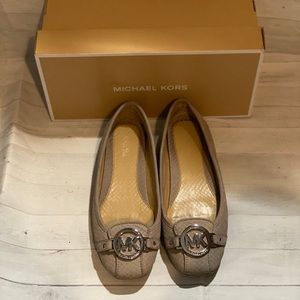 Michael Kors Fulton Moc size 6